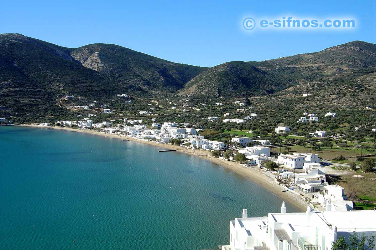 Der Strand Platis Gialos auf Sifnos