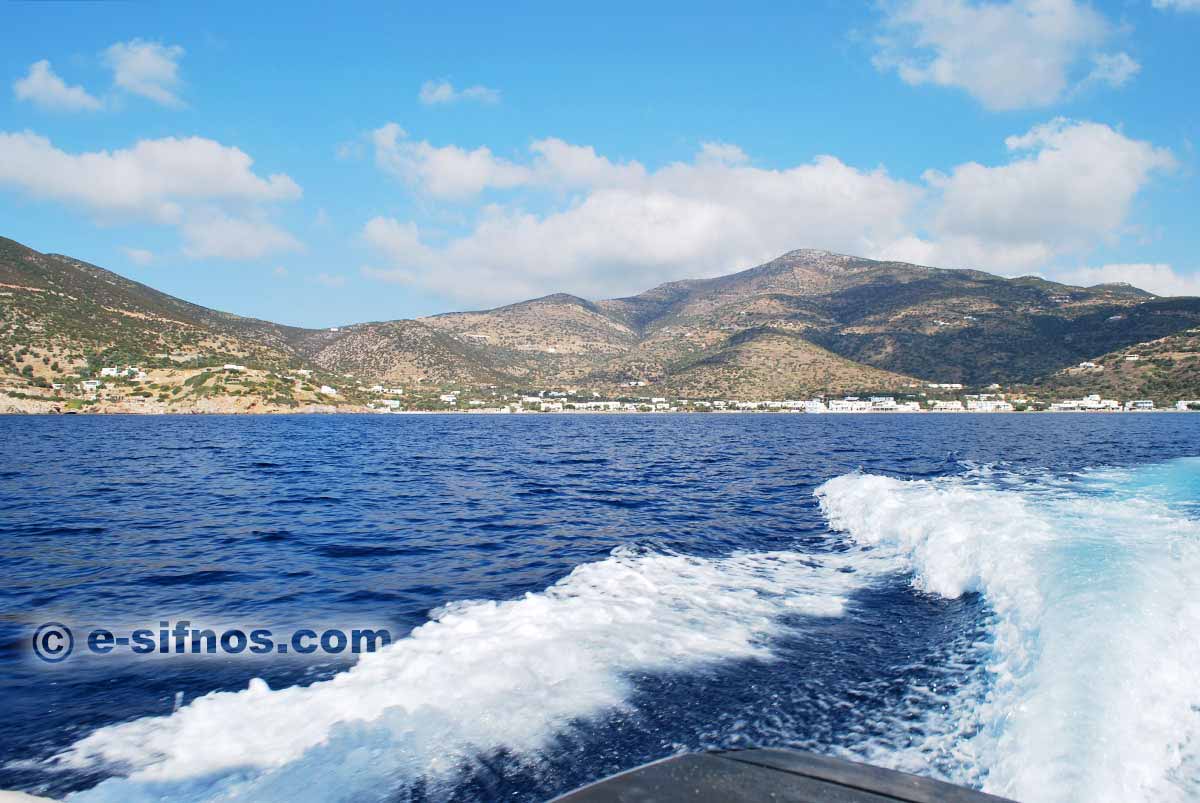 Abfahrt aus der Bucht Platis Gialos auf Sifnos